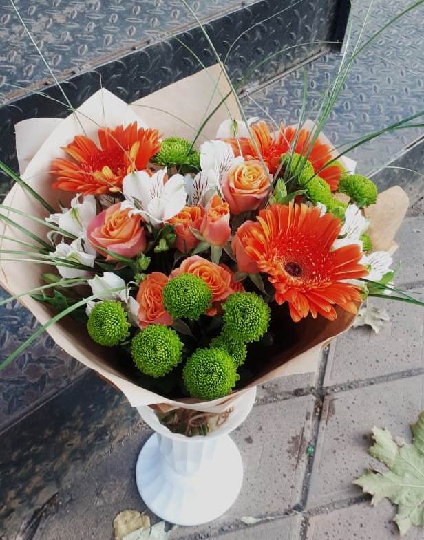 Букет цветов из: Герберы, Хризантемы, Альстромерии и Розы в Краснощёково