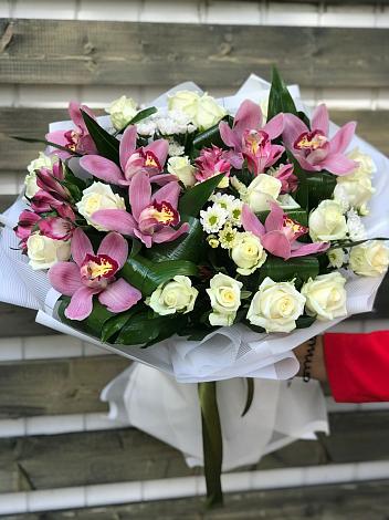 Букет цветов из: Розы и Хризантемы в Краснощёково