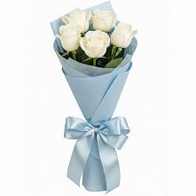 Букет 5 Белых роз Проуд в Краснощёково