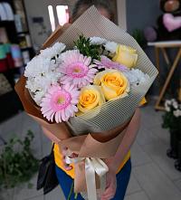 Букет цветов из:  Герберы, Розы и Хризантемы в Краснощёково