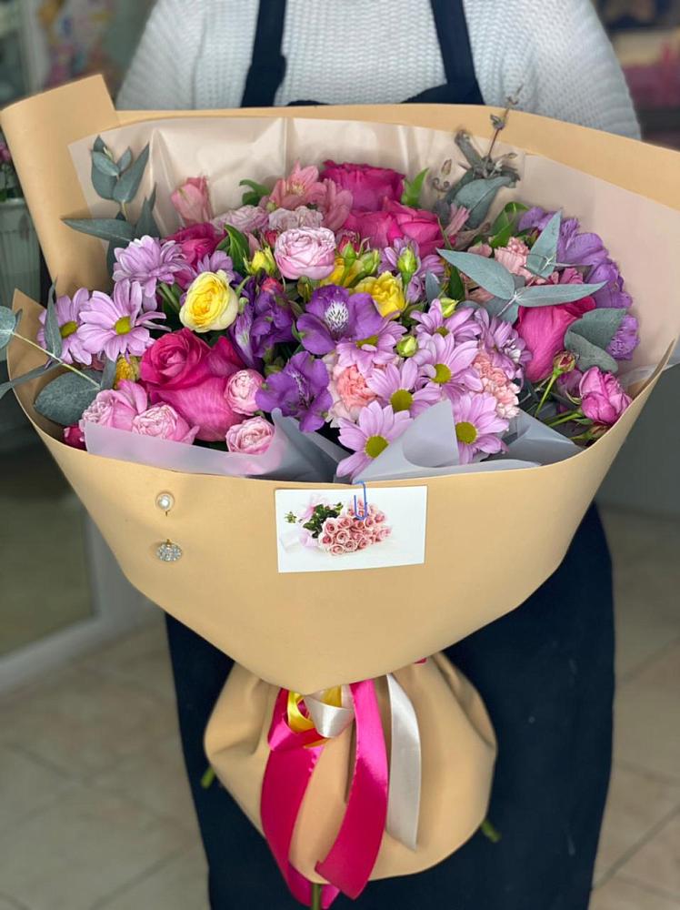 Букет цветов из: Хризантемы, Гвоздики и Альстромерии в Краснощёково