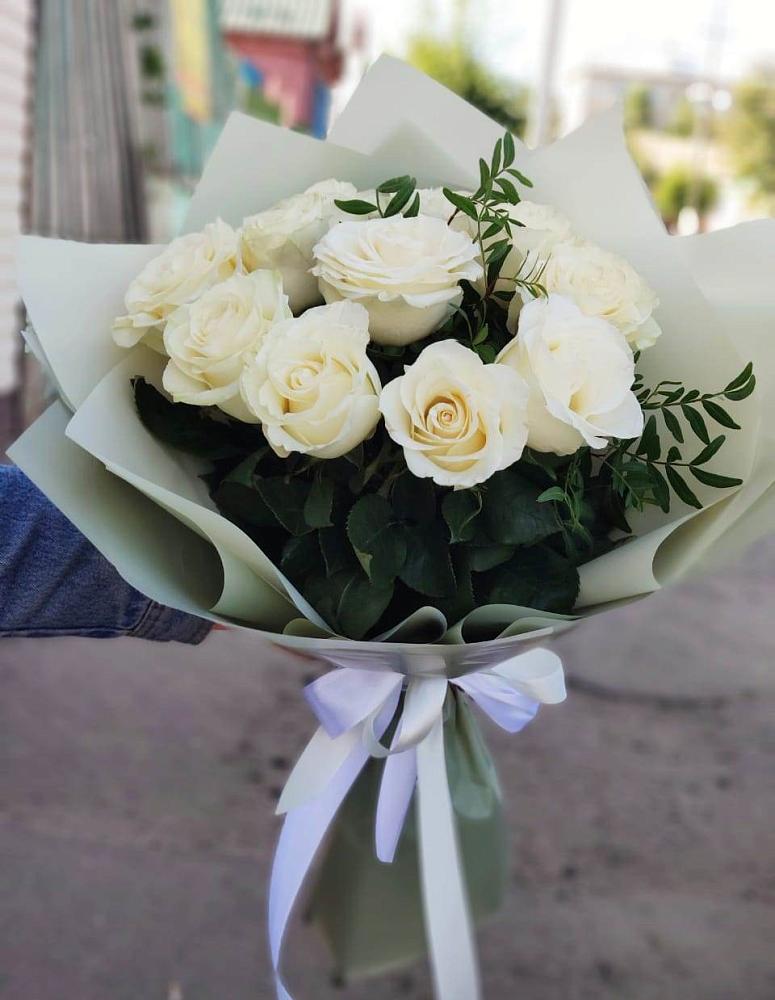 Букет Белые розы Проуд в Краснощёково