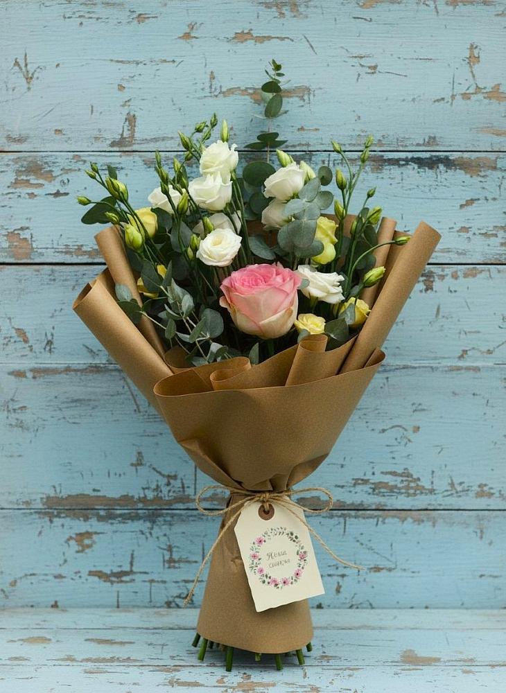 Букет цветов из: Розы и Лизиантусы в Краснощёково