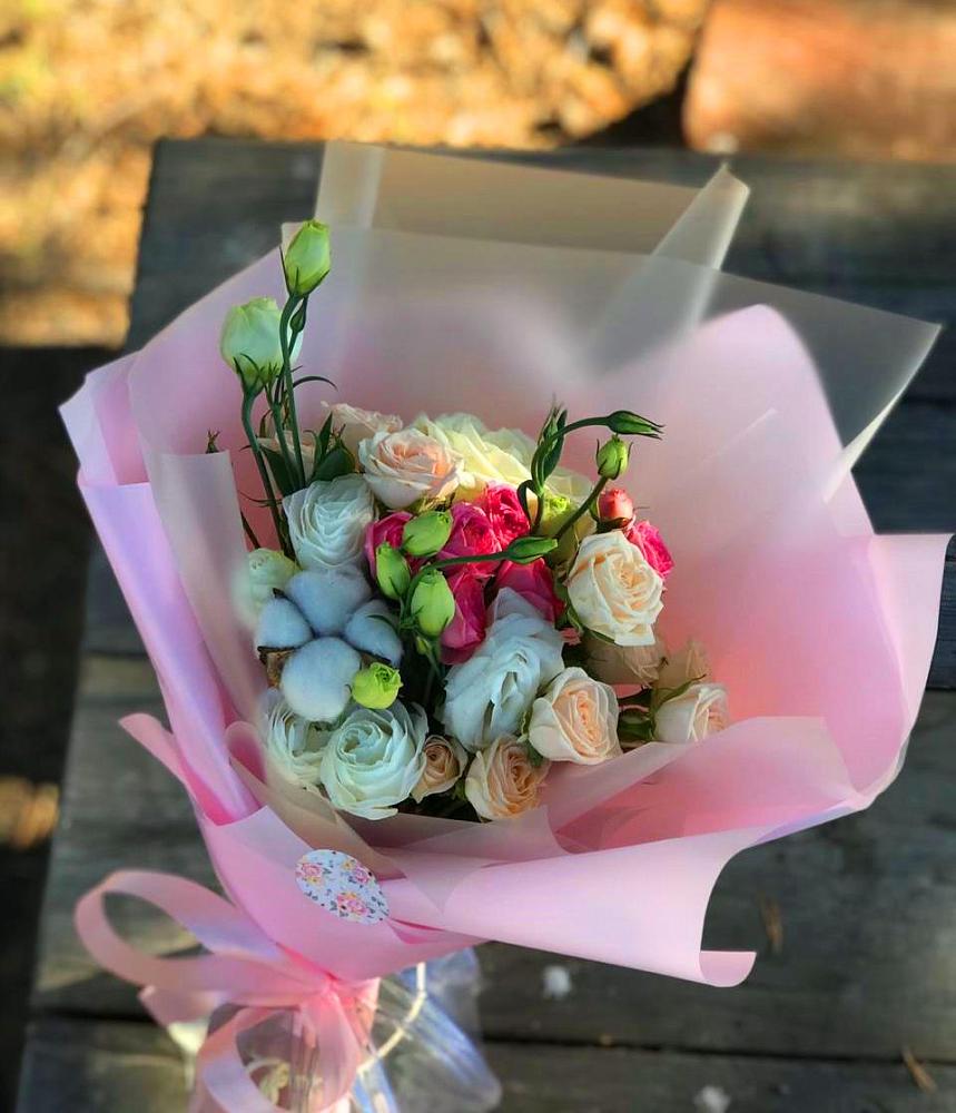 Букет цветов из: Розы и Лизиантусы в Краснощёково