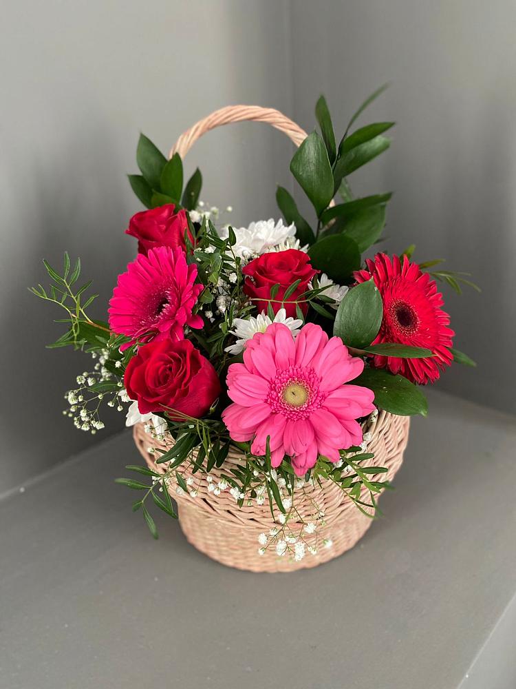 Цветочная композиция из Розы, Хризантемы и Герберы в корзине в Краснощёково