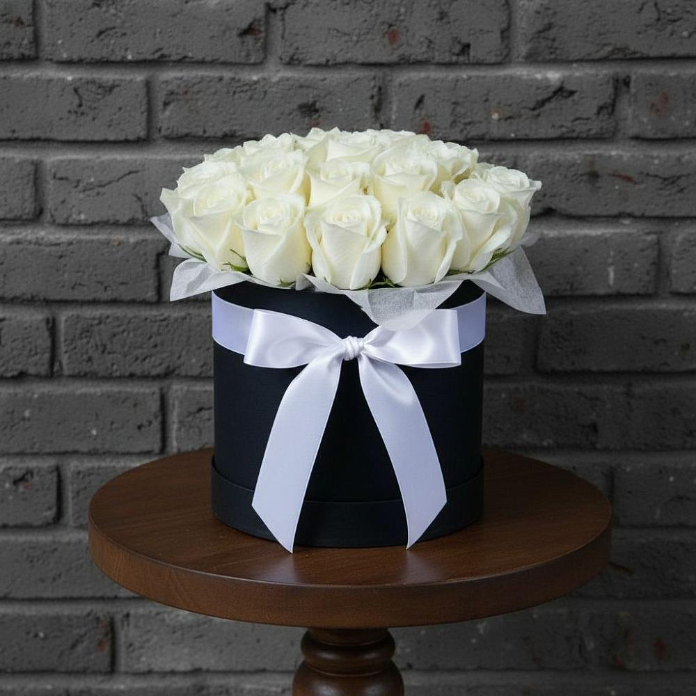 Цветочная композиция из Розы в шляпной коробке в Краснощёково