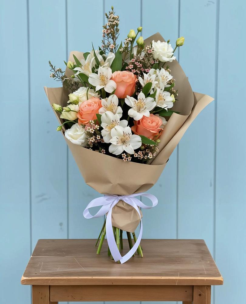 Букет цветов из: Альстромерии, Лизиантусы, Розы и Хризантемы в Краснощёково