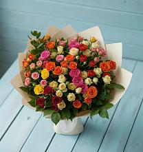 Букет Микс из разноцветных кустовых роз в Краснощёково