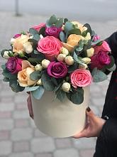 Цветочная композиция из Розы в шляпной коробке в Краснощёково
