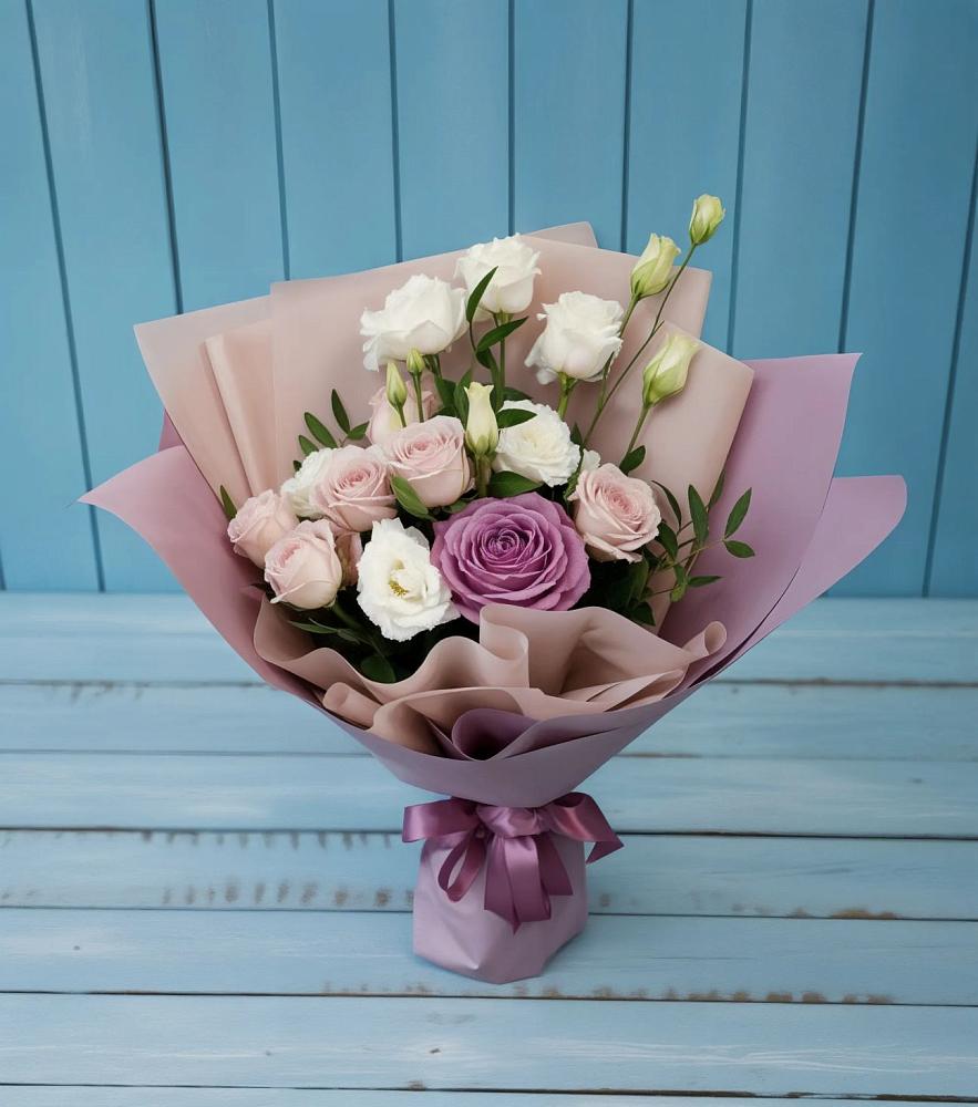 Букет цветов из: Розы и Лизиантусы в Краснощёково